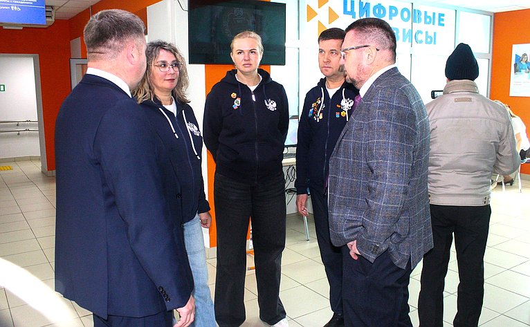 Сенаторы посетили Республиканский центр занятости