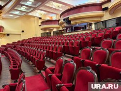 Итальянская мебель появилась в театре в 2008 году