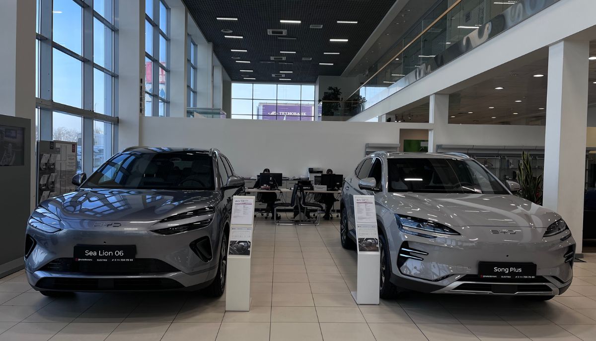 Sea Lion 06 доехал до Минска, а цены на BYD рухнули. Разбираемся в новых прайсах