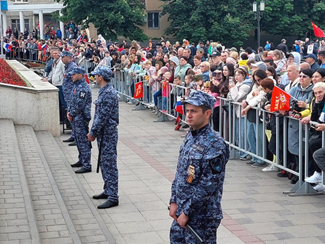 На Ставрополье росгвардейцы обеспечили безопасность во время празднования Дня Победы
