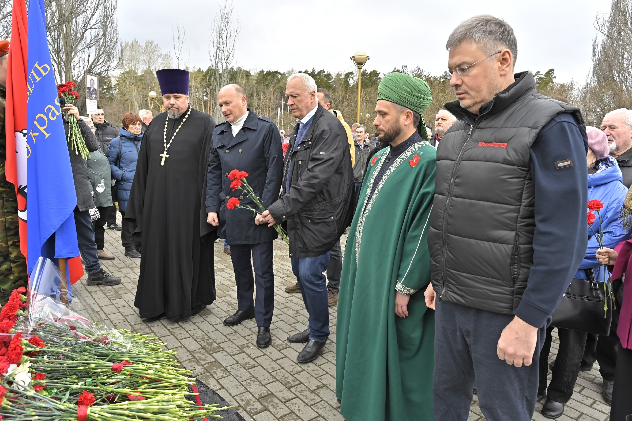Возложение цветов к памятнику жертвам радиационных катастроф к 40-й годовщине аварии на ЧАЭС!