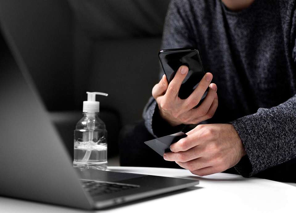 Предновогоднюю фишинг-атаку под видом ФНС на смартфоны воронежцев начали мошенники