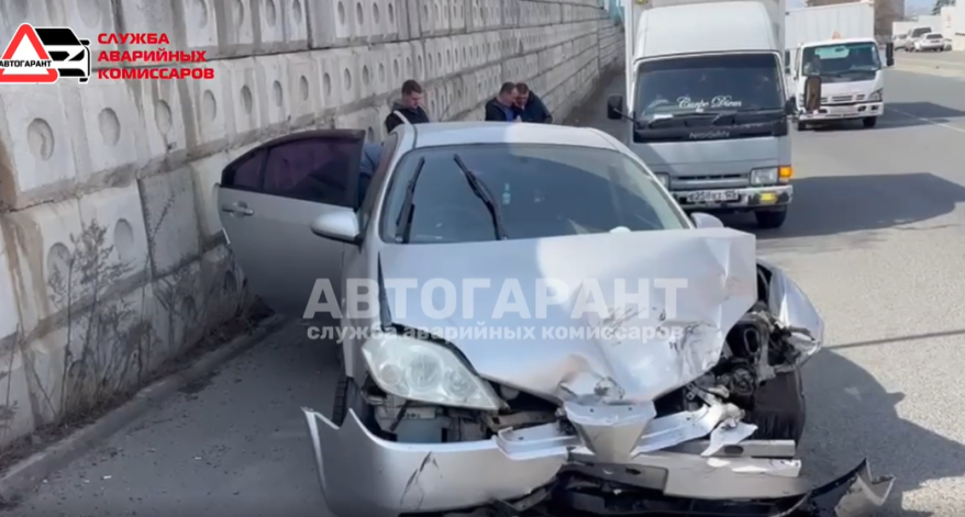 Скорая увезла пострадавшего: жесткое ДТП во Владивостоке