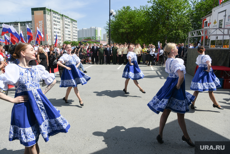 День России: вручение воинских наград и выставка трофеев в Верхней Пышме. Свердловская область