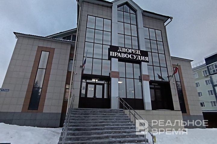 К делу по «раскулачиванию» мэра Бугульмы подключились 10 адвокатов — процесс отложен