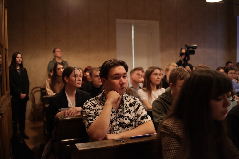 Студенты кфу. Студенты кфу ушли со встречи с мизулиной. Студенты кфу ушли со встречи с мизулиной. Студенты казанский федеральный университет. Студенты кфу ушли со встречи с мизулиной.