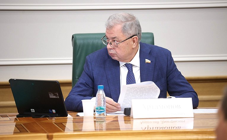 Анатолий Артамонов