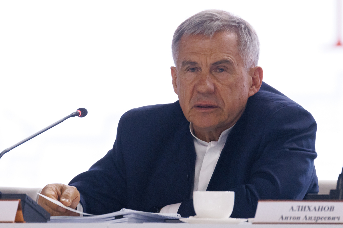 Рустам Минниханов