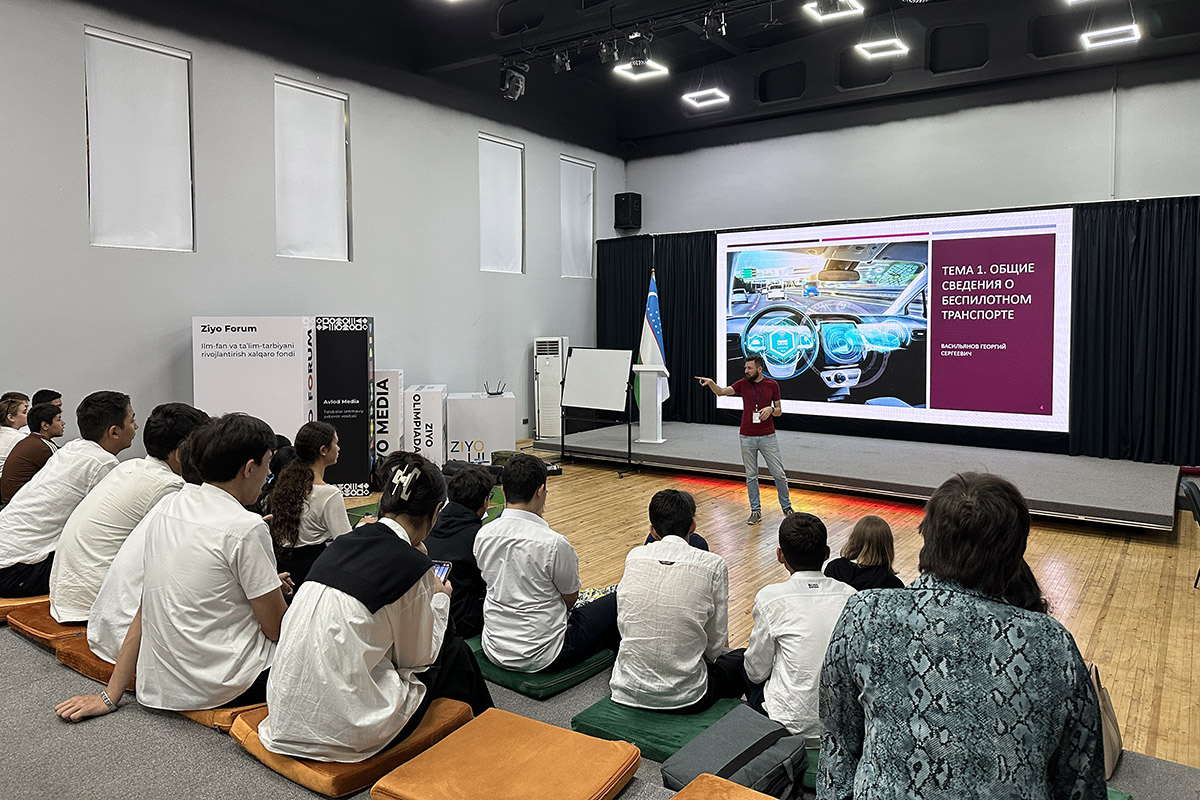 Особый интерес участников выставки вызвал мастер-класс «Миссия: наземный беспилотник» 