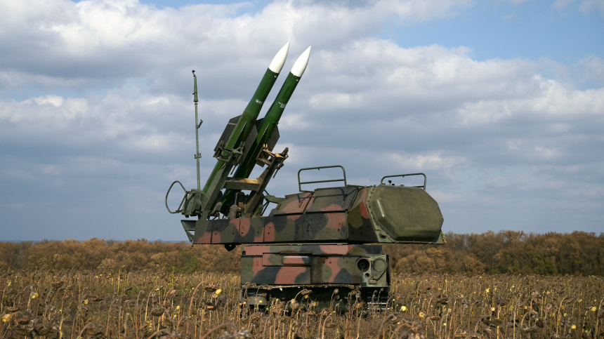 Силы ПВО сбили четыре авиабомбы Hammer и реактивный снаряд HIMARS