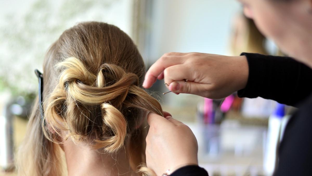 Девушка в салоне красоты