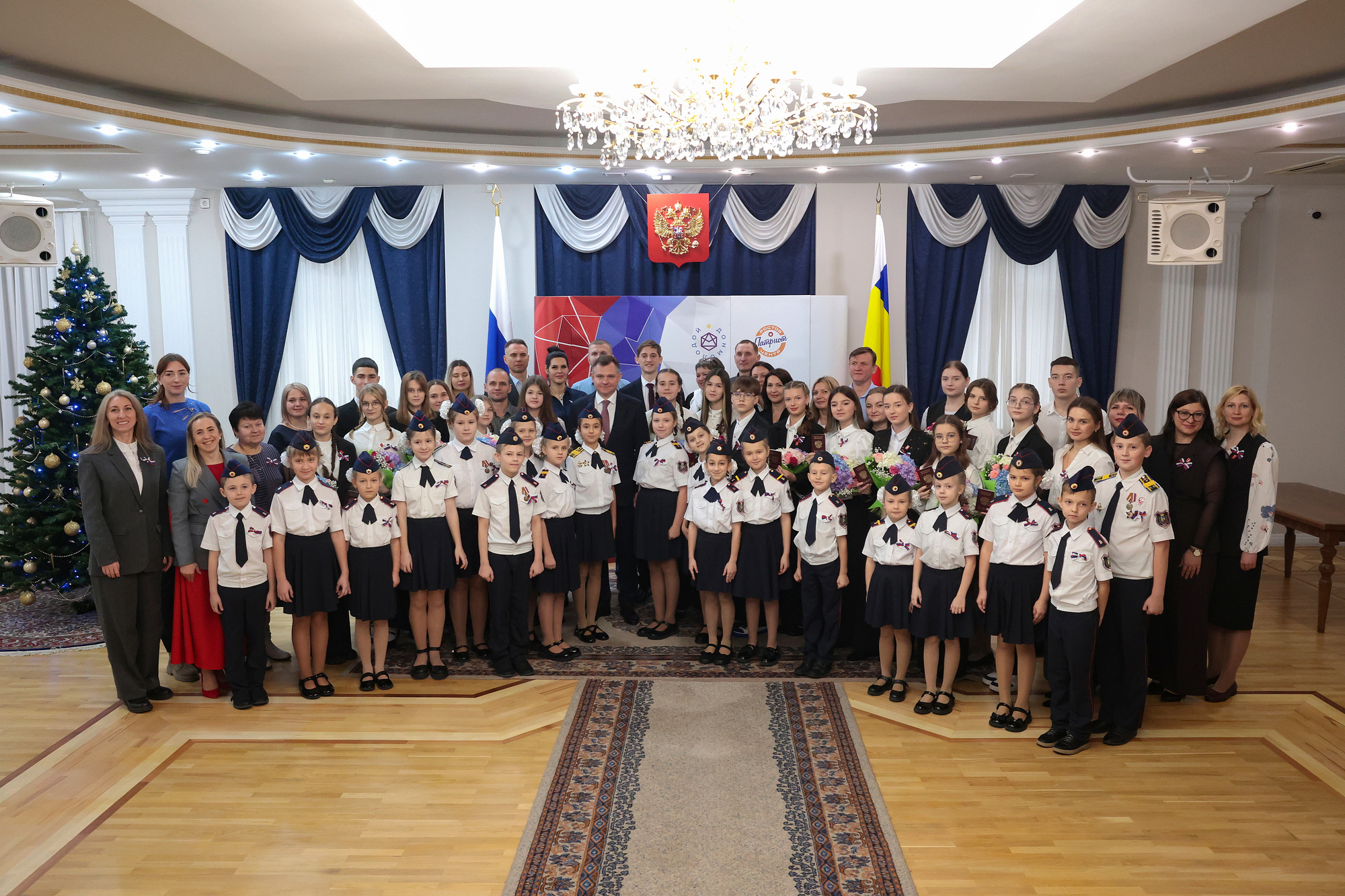 Торжественное вручение паспортов гражданина Российской Федерации юным жителям Ростовской области