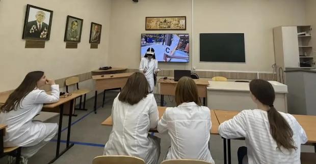 В ВГМУ им. Н.Н. Бурденко стартовал новый профориентационный проект для школьников «Нескучная аптека»