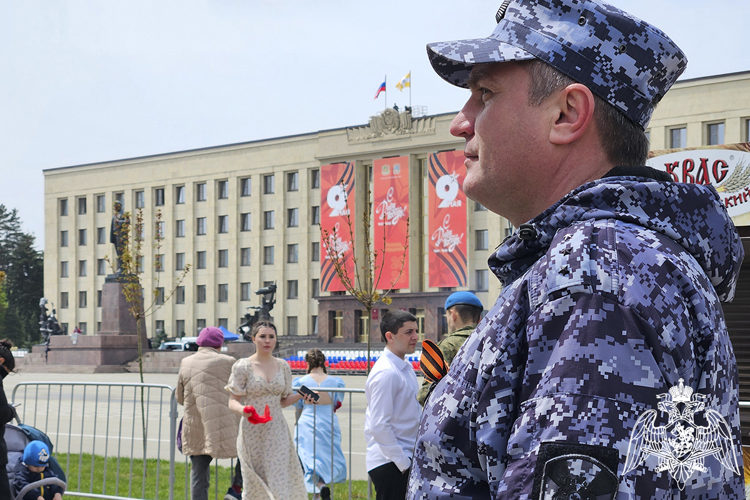Росгвардейцы обеспечили безопасность жителей и гостей Ставрополья в День Победы