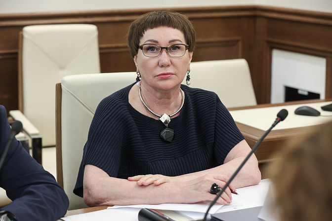 Сенатор Елена Перминова