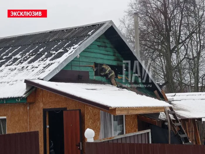 Пожарные ликвидировали возгорание жилого дома в Опочке (ФОТО)