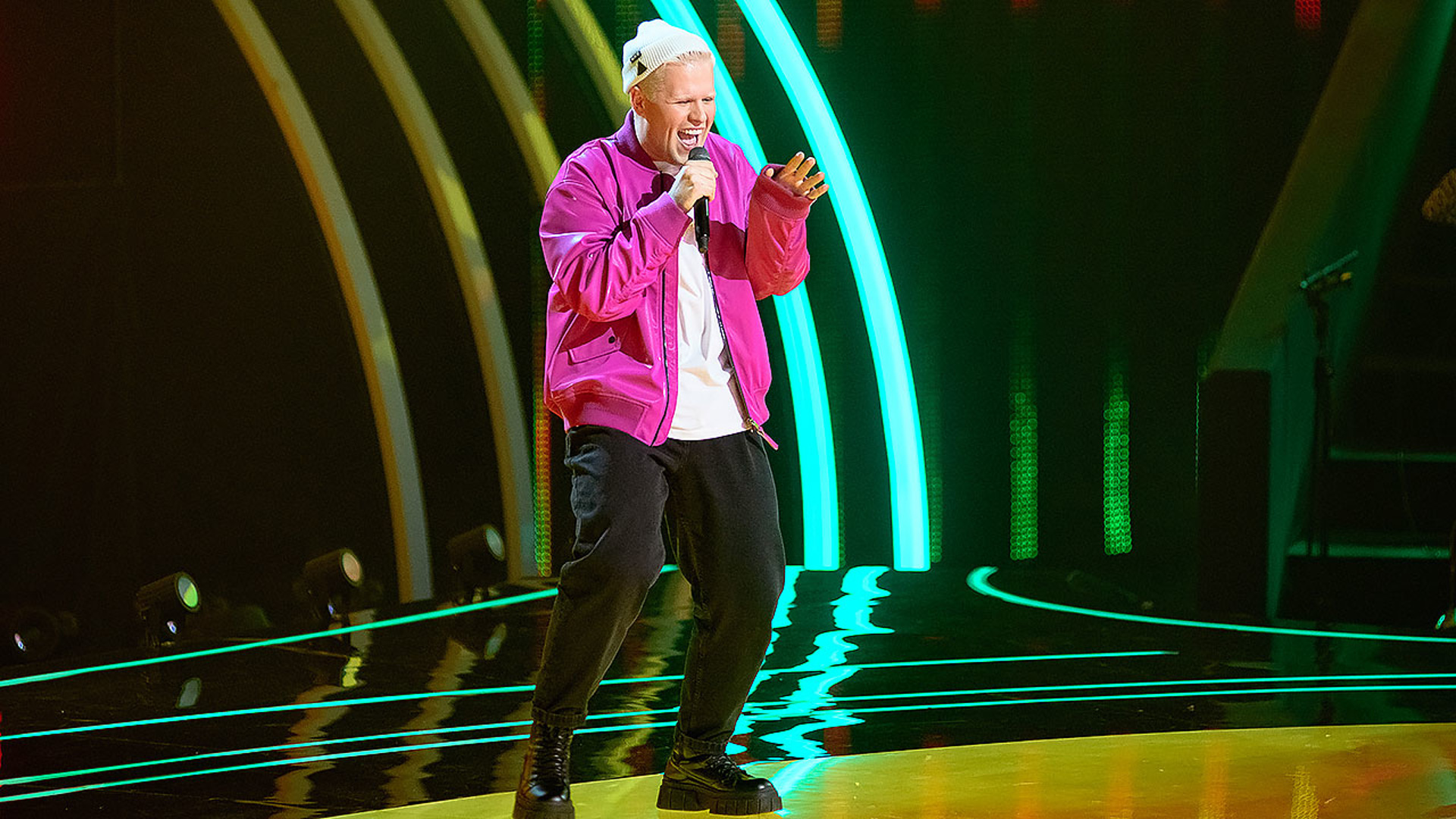 Давид ванесян певец. Новые танцы жюри 2022. Фаррух хасанов выступления ну ка все вместе. Дуэт римские ну ка все вместе. Точь в точь ведущий александр олешко.