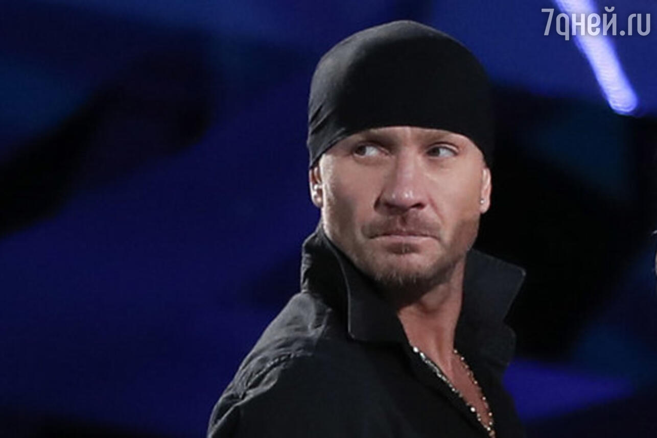 Костомаров поет город которого нет. Костомаров поет город которого нет. Фигурное катание навка и костомаров. Бабенко костомаров. Костомаров и ковальчук.