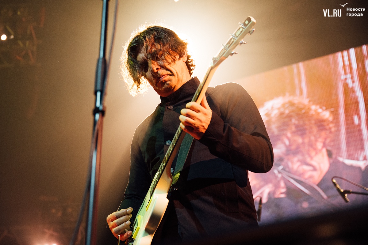 Ярослав дронов битва экстрасенсов. Денис клявер виктор цой. Пацан который поёт разными голосами. Концерт виктора цоя 2022. Цою 60 концерт.