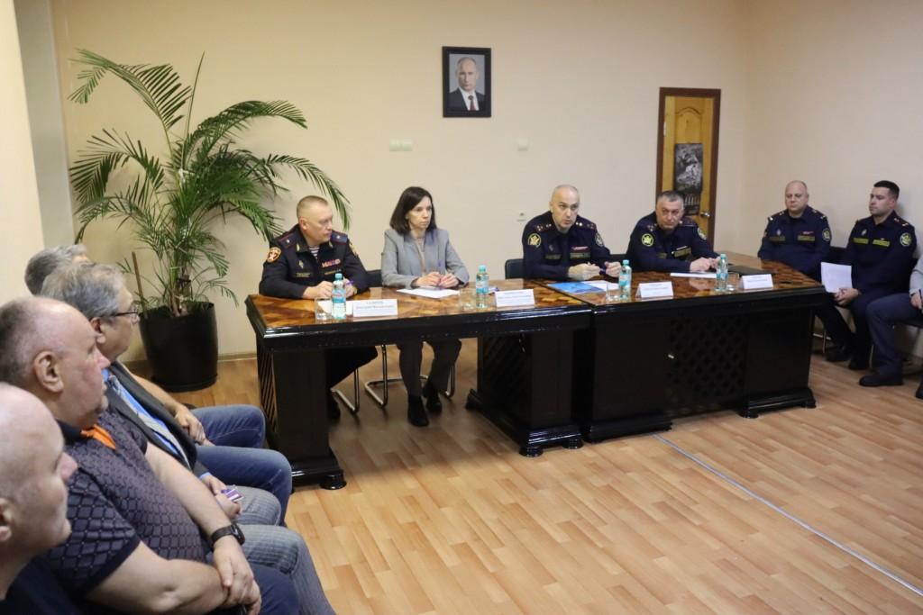 Представители власти и бизнеса оценили продукцию колоний Мурманской области