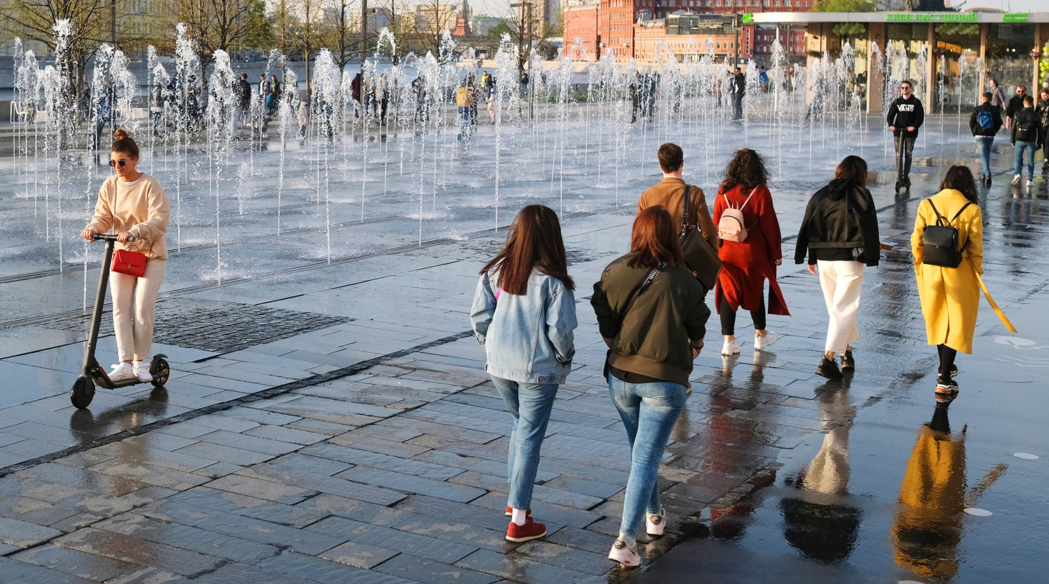 Погоды стоят. Дожди в 21. +21 Небольшой дождь. Когда в Москве начинается Весна. На улице стоит теплая погода.