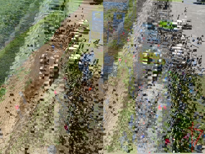 Генерал-полковник Юрий Яшин поздравил спецназовцев, которые успешно прошли квалификационное испытание на право ношения крапового берета (видео)