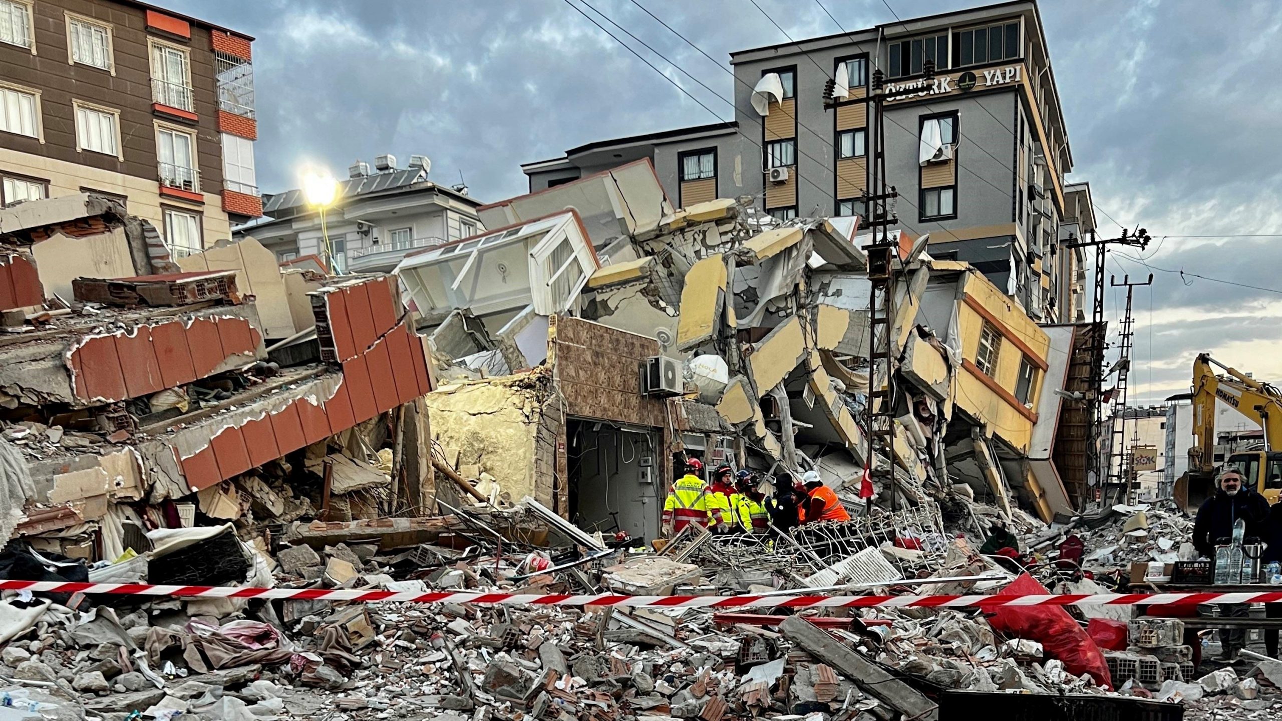 Землетрясение в турции 2023. Землетрясение в газиантепе. Землетрясение фото. Поисково-спасательные работы. Крымские землетрясения.