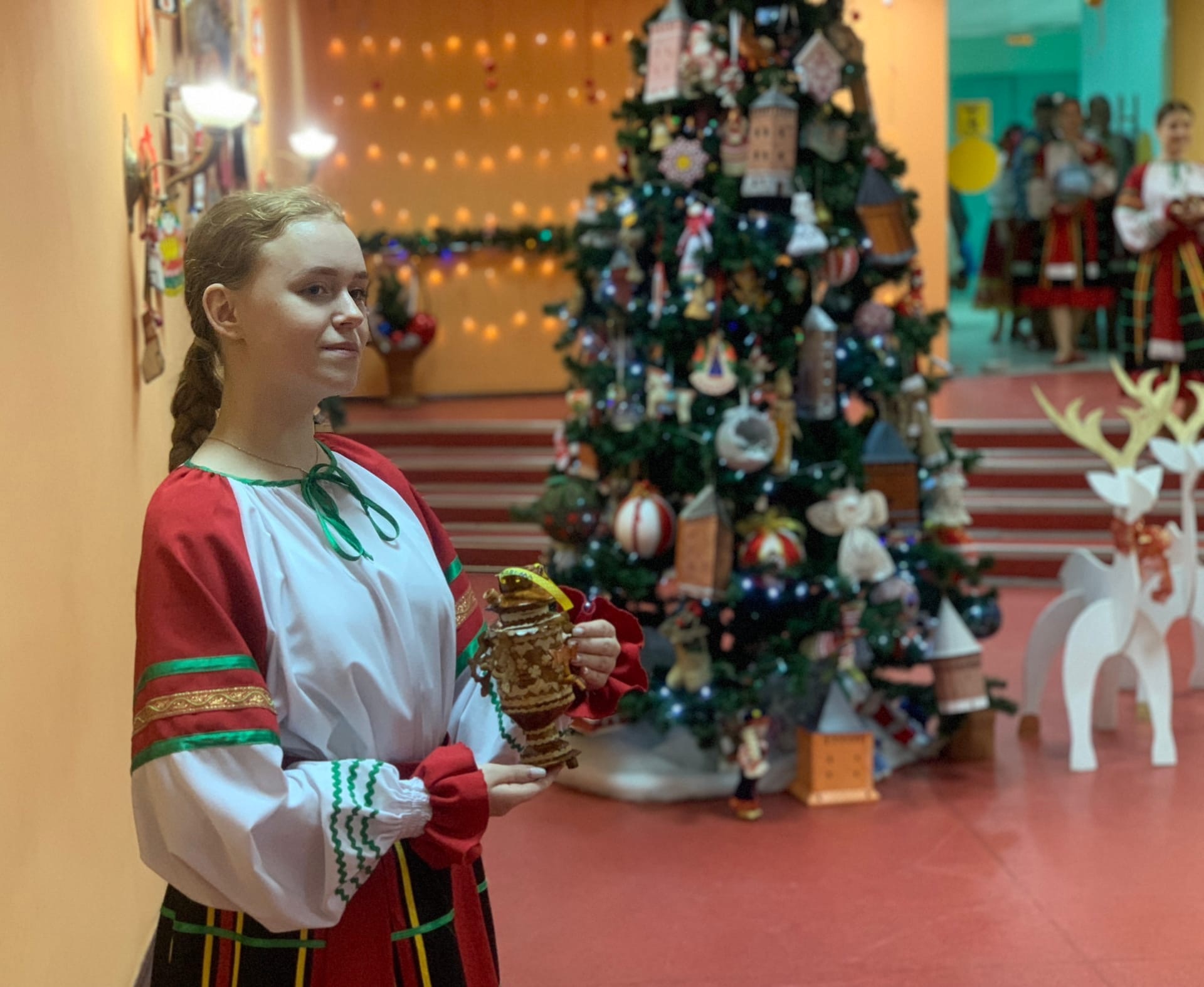 Москва кремлевская елка 2022. Новогодние представления 2022. Театрализованное представление. Космос новогодние представления. Лучшие новогодние представления для детей.