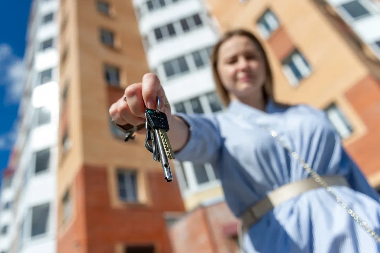 Дом в ипотеку. Ипотека. Улучшение жилищных условий в санкт петербурге 2024. Иллюстрация рынок жилья. Квартиры сиротам 2021.