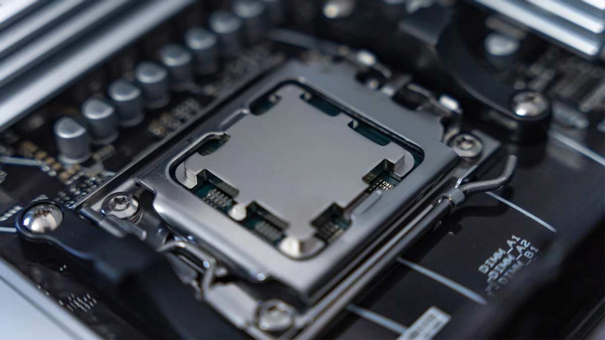 AMD преодолела рубеж в 40 % доли выручки на рынке серверных процессоров