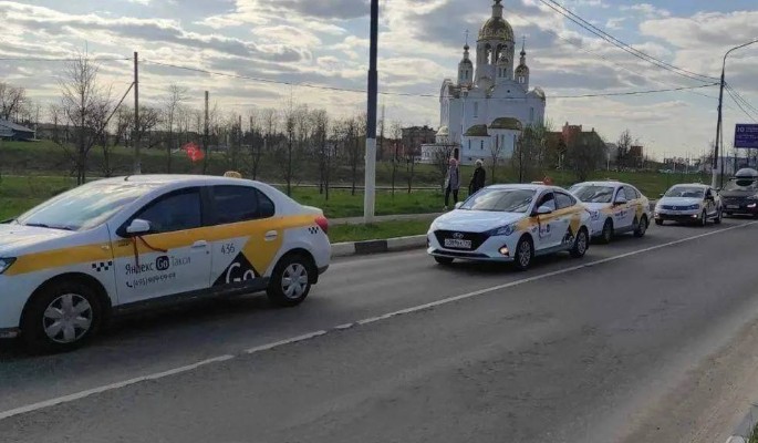 Подмосковные ветераны ВОВ получили увеличенный лимит на бесплатное такси
