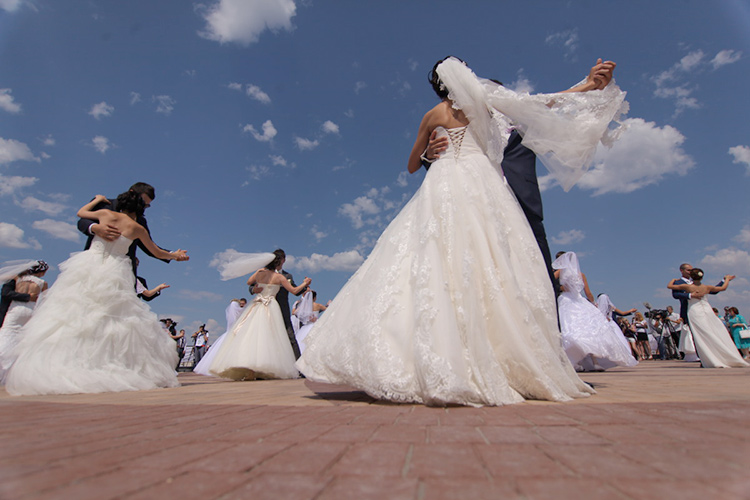 Позиционирование Казани как города женихов, похоже, начало приносить свои плоды