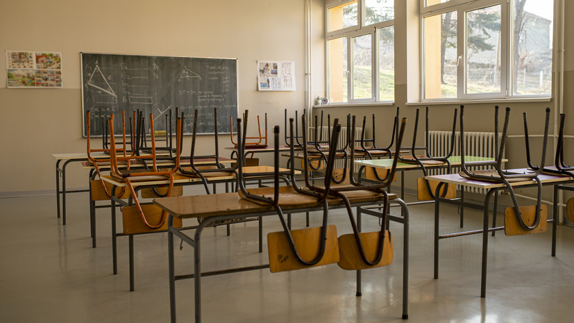 Ряд школ Литвы прекратили вести занятия из-за бессрочной забастовки учителей