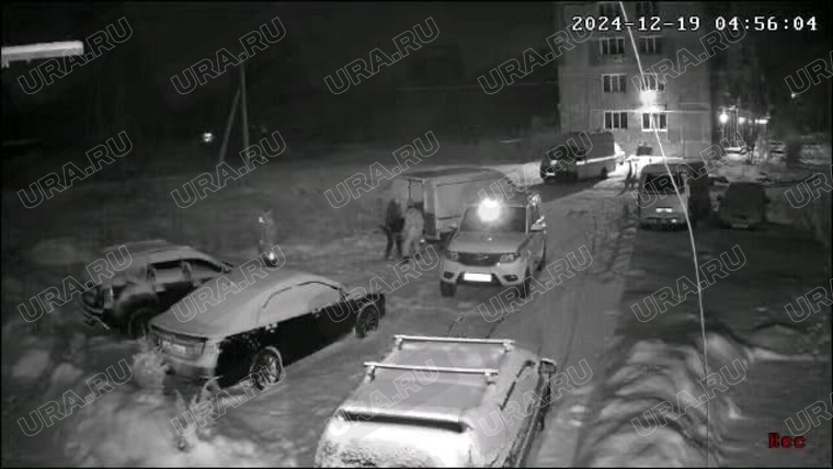 Силовики приехали к месту ЧП ночью