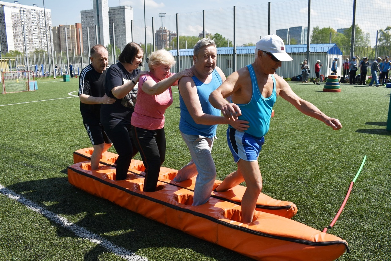 Спортивная команда. Летний спортивный праздник. Московский спорт. Спортивное образование.