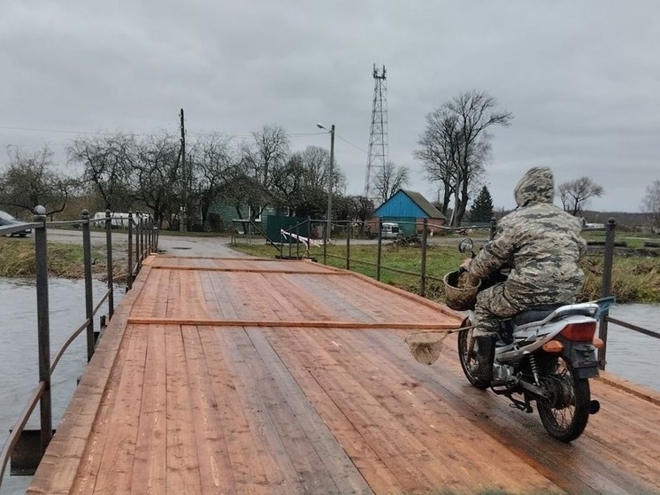 В Славском отремонтировали мост, соединяющий поселок