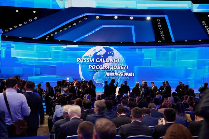 ВТБ: «нейросетевые шпаргалки» и фейковые сборы на ЕГЭ — новая волна мошенничества