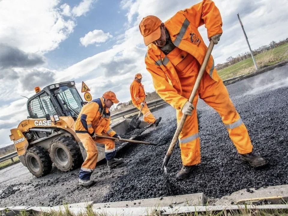 В Лобне начался ямочный ремонт на улицах Мирная и Шадунца