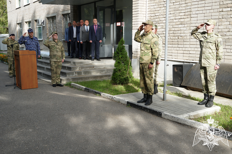 В Иванове сотрудники Росгвардии приняли участие в праздновании Дня Государственного флага России