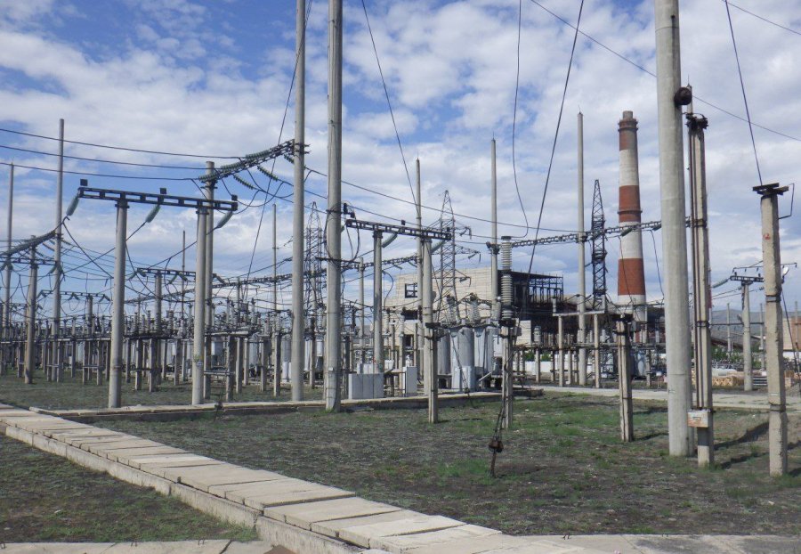 В Кызыле, где сегодня сильный ветер, произошло кратковременное отключение электричества