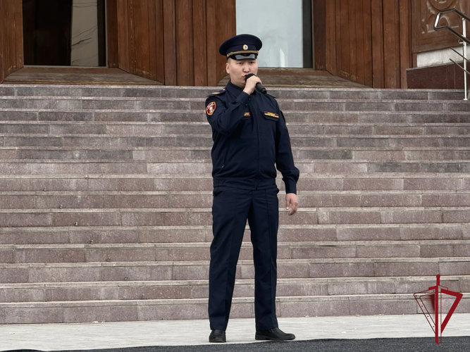 Вневедомственная охрана Росгвардии подарила жителям Якутска праздничный концерт