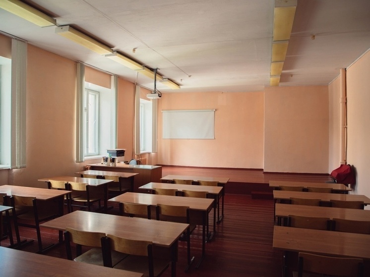 В Тверской области агрессивный мужчина сорвал школьные занятия