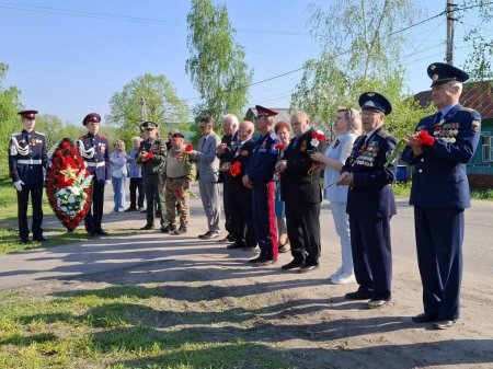 На месте подвига лётчика Владимира Годыны прошёл торжественный митинг в преддверии Дня Победы