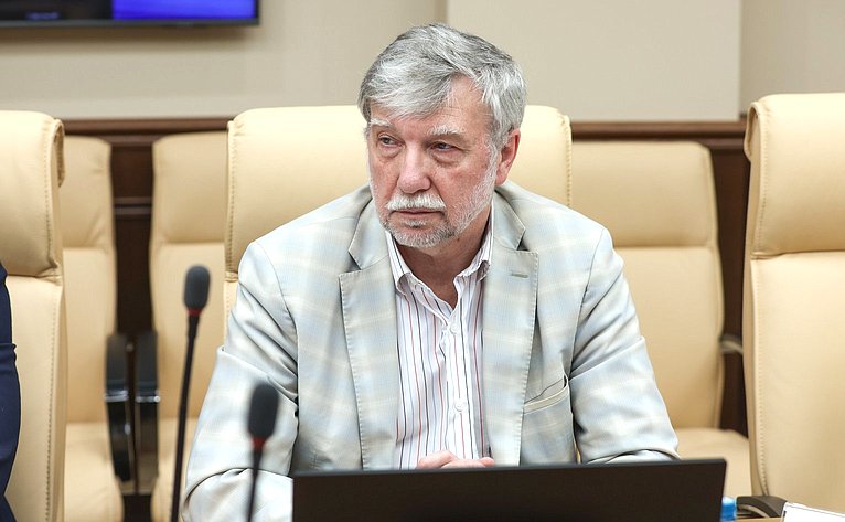 Круглый стол Комитета Совета Федерации по социальной политике «Влияние технологий искусственного интеллекта на рынок труда»