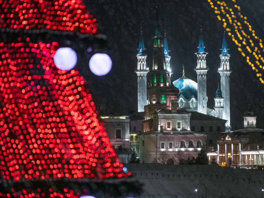 Казань новый год. Новогодняя Казань. Казанский Кремль новый год. Казань Кремль новый год. Елка в Казанском Кремле.