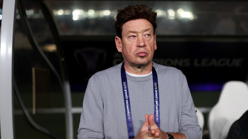 Слуцкий назвал болезненной ситуацию со снятием очков с «Шанхай Шэньхуа»