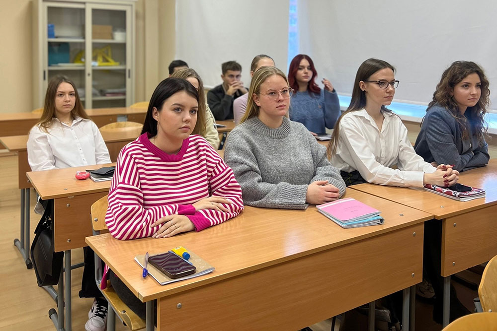 Колледж мгимо после 9 класса в москве. Колледж МГИМО. Колледж МГИМО Павелецкая. Колледж МГИМО после 9 класса отзывы.