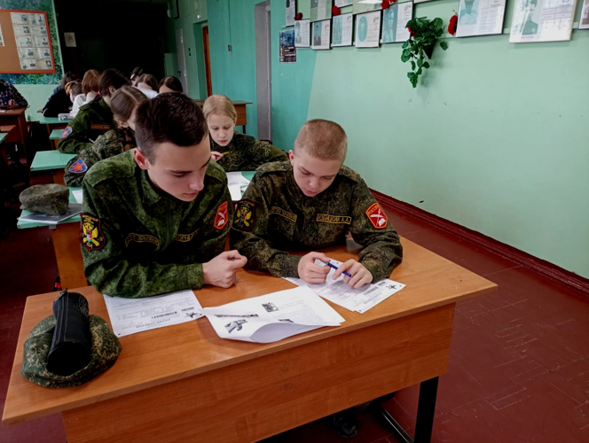 Новгородские кадеты Росгвардии впервые приняли участие в «Диктанте Победы»