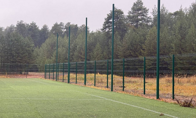 В Белой Холунице обустроили футбольное поле