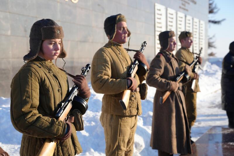 2 февраля — годовщина разгрома немецко-фашистских войск в Сталинградской битве